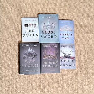 Red Queen 6 Book Book Set Full Series Box Set (Main Series + Bonus)